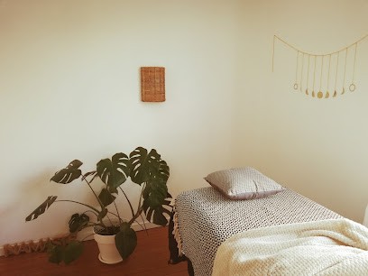 Karine Nicolleau - Sophrologue, Praticien de Médecine Alternative à Charron