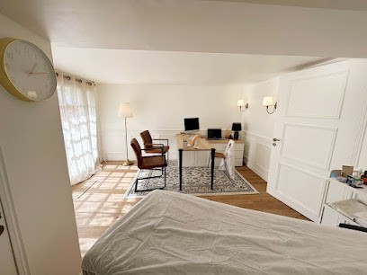 Julie CHALET - Naturopathe Auriculothérapie et Réflexologie plantaire - Tours 37, Praticien de Médecine Alternative à Saint-Cyr-sur-Loire