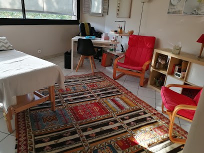 Magnétiseur Léna Sidhoum - Énergie & Bien-Être, Praticien de Médecine Alternative à Noyers-sur-Jabron