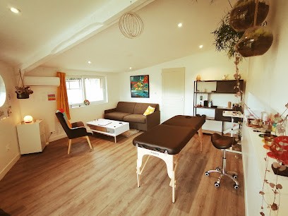 Laure Venturi Verna SomatoThérapie Émotionnelle MyoFascialogie Constellations Familiales 79, Praticien de Médecine Alternative à Saint-Maixent-l'École